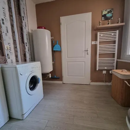 Apartment Joli Appart. 2 A 8 Pers. A 20 Min Du Futuroscope