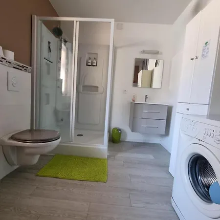 Joli Appart. 2 A 8 Pers. A 20 Min Du Futuroscope Apartment Chatellerault