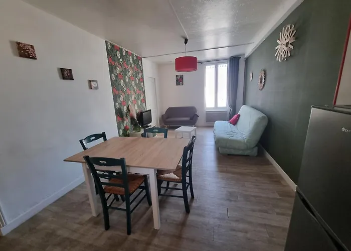 Joli Appart. 2 A 8 Pers. A 20 Min Du Futuroscope * Châtellerault